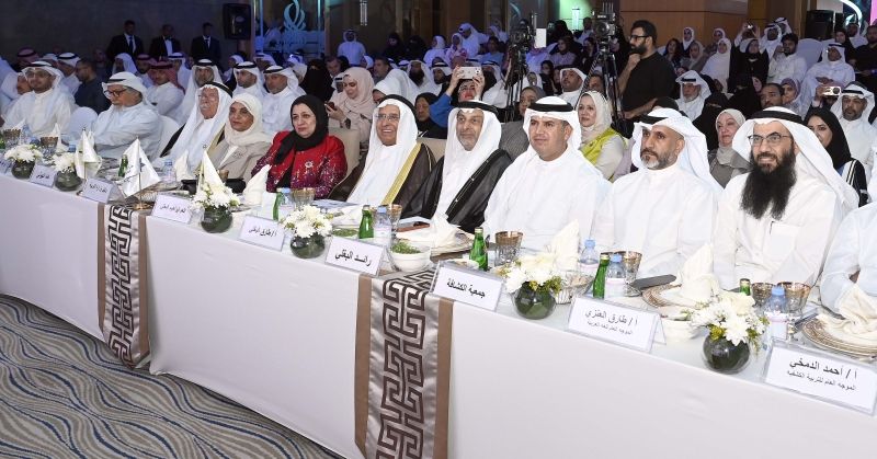 «الابن البار» تكرّم الفائزين في مسابقاتها لطلبة «التربية»