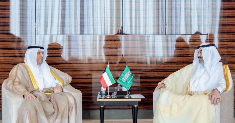 وزيرا الاتصالات الكويتي والسعودي يبحثان التعاون في تطوير البنية التحتية وتعزيز التحول الرقمي