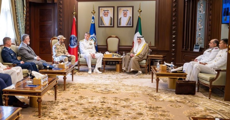 تعزيز التعاون والتنسيق.. محور لقاء اليوسف وقائد القيادة المركزية للقوات البحرية الأميركية والأسطول الخامس