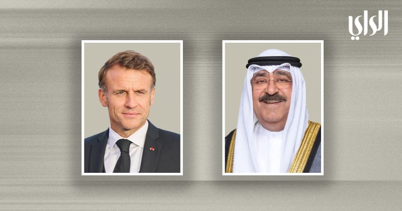 سمو الأمير والرئيس الفرنسي يتبادلان قلادة «مبارك الكبير» و«وسام جوقة الشرف الفرنسي الأكبر»