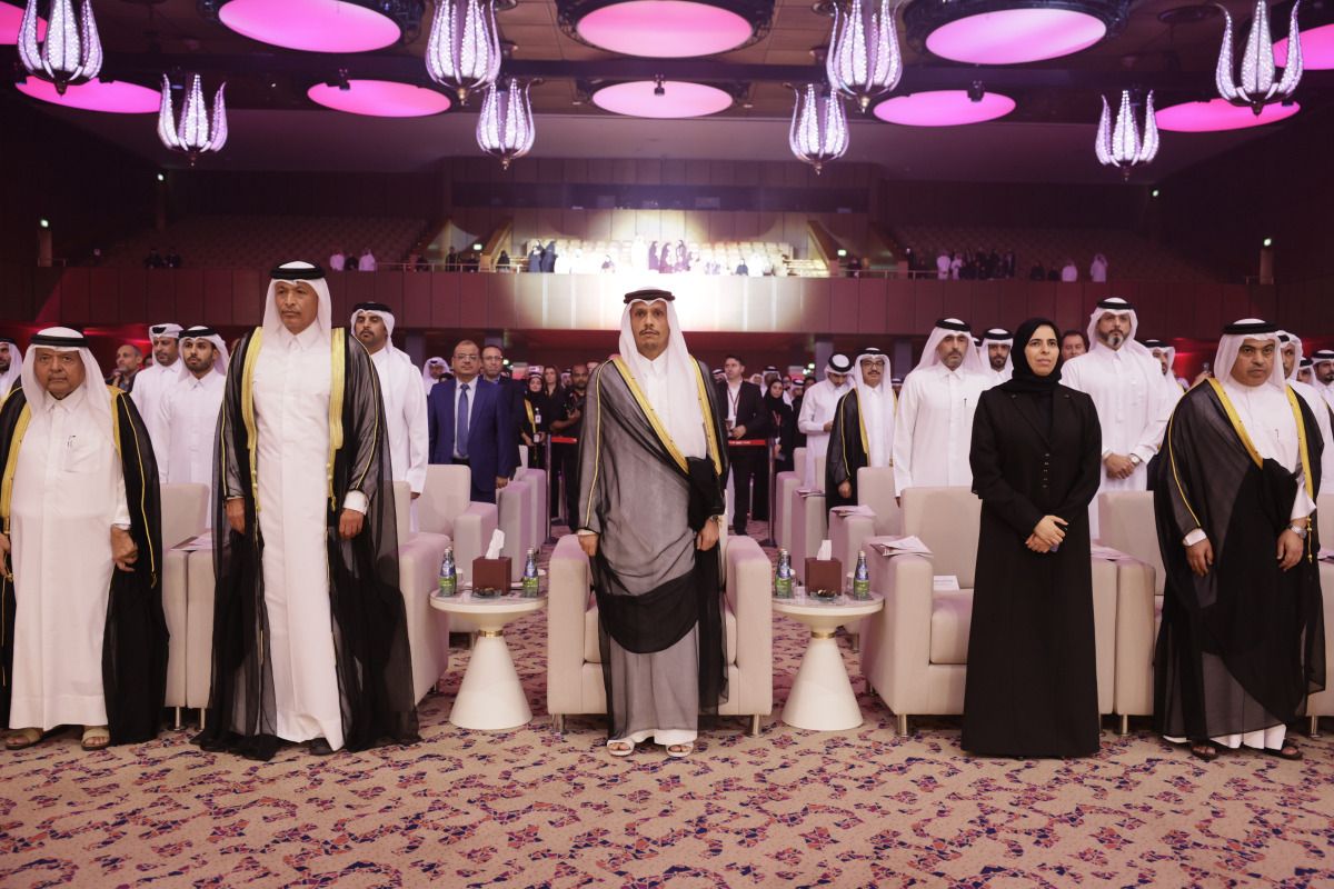 رئيس مجلس الوزراء يشهد حفل تخريج دفعة 2026 لكلية المجتمع