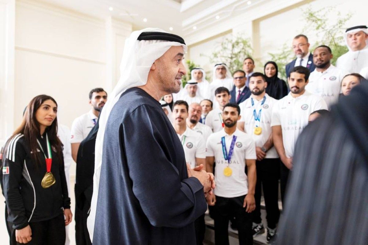 محمد بن زايد: الإمارات تولي القطاع الرياضي اهتماماً كبيراً