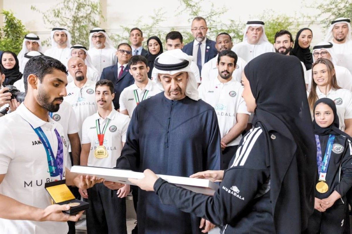 محمد بن زايد: الإمارات تولي القطاع الرياضي اهتماماً كبيراً
