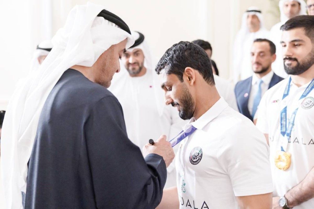 محمد بن زايد: الإمارات تولي القطاع الرياضي اهتماماً كبيراً