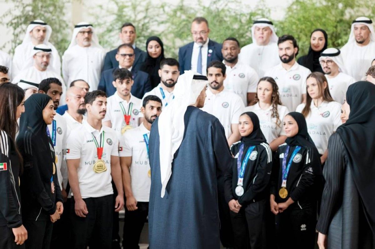 محمد بن زايد: الإمارات تولي القطاع الرياضي اهتماماً كبيراً