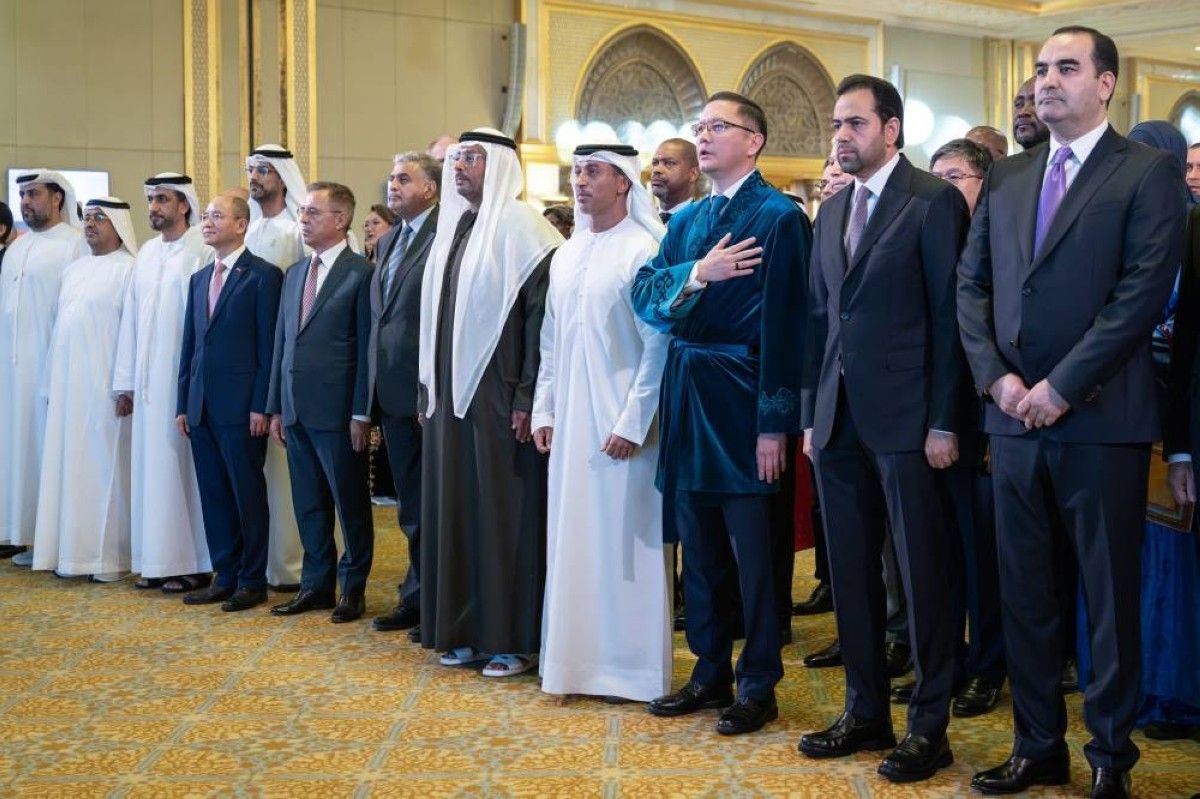 أحمد بن حمدان آل نهيان ووزير الرياضة يحضران حفل سفارة كازاخستان بمناسبة يومها الوطني