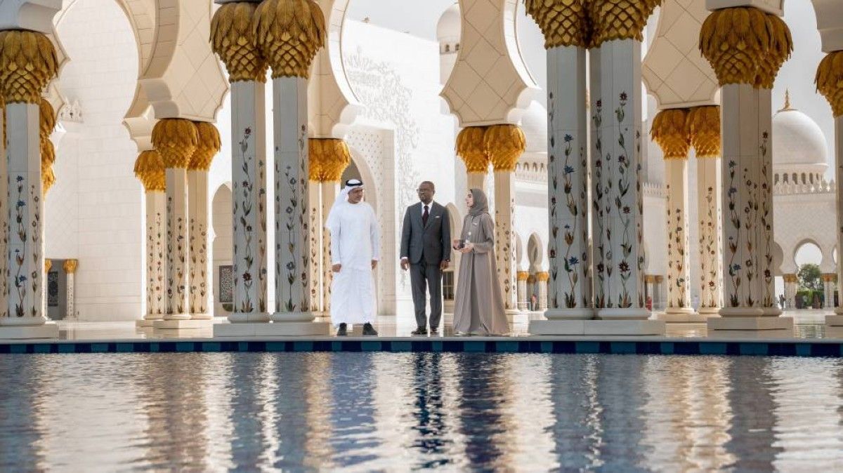 رئيس بنين يزور جامع الشيخ زايد الكبير في أبوظبي