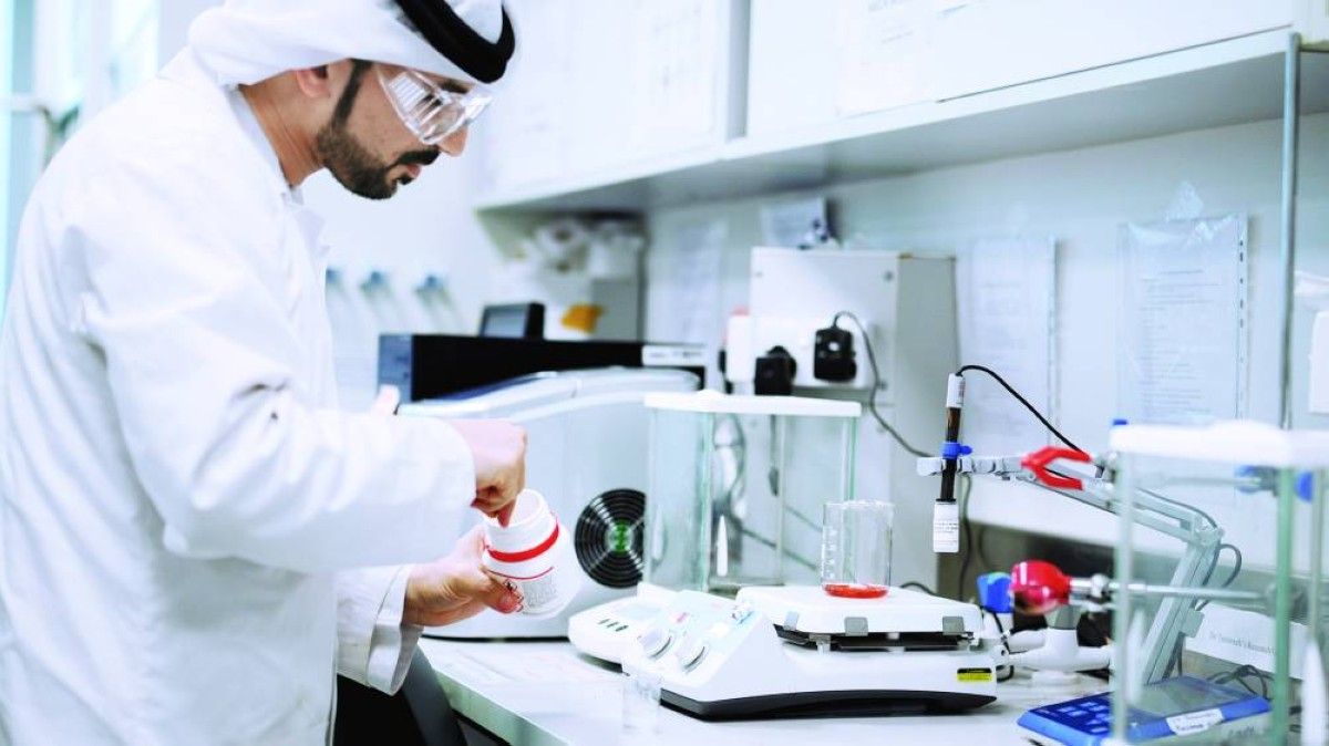 جامعة الإمارات تطوّر مادة لإزالة المضادات الحيوية من المياه