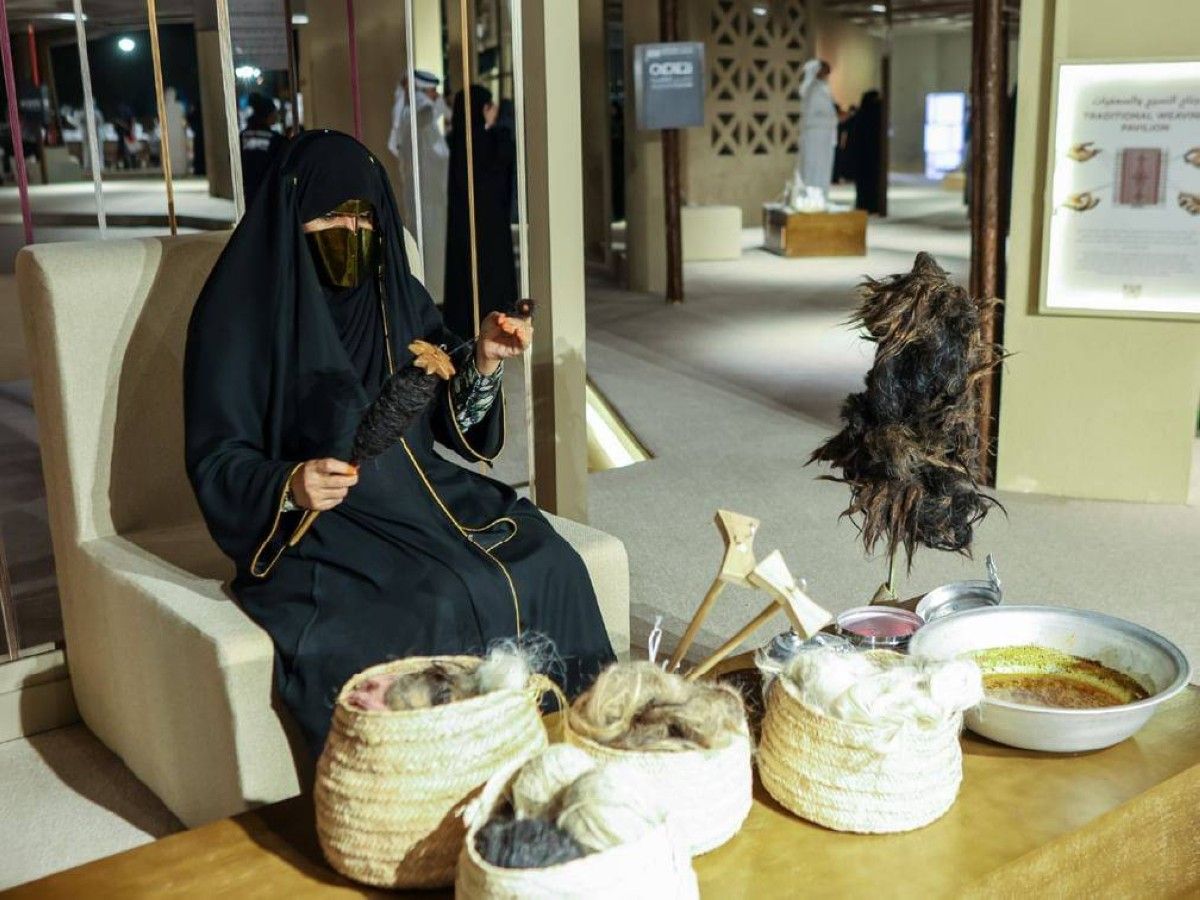 مهرجان الحرف والصناعات التقليدية يواصل فعالياته في العين