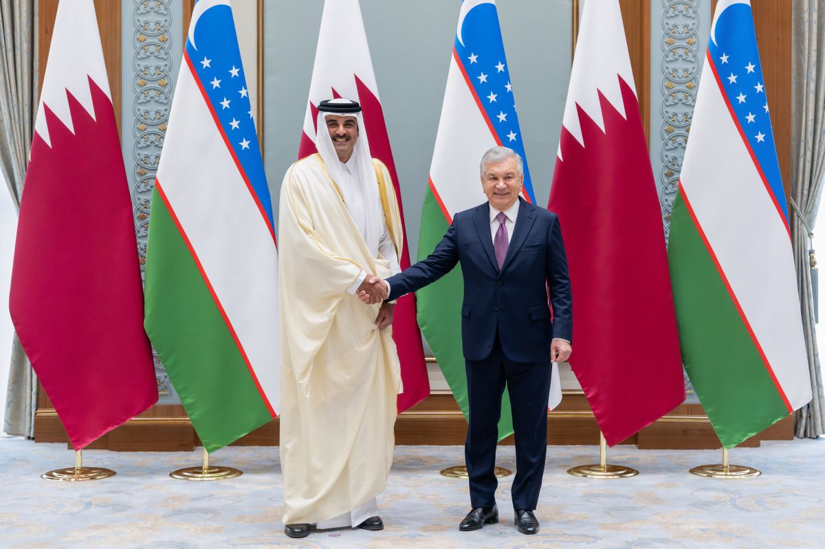 سمو الأمير يلتقي رئيس أوزبكستان