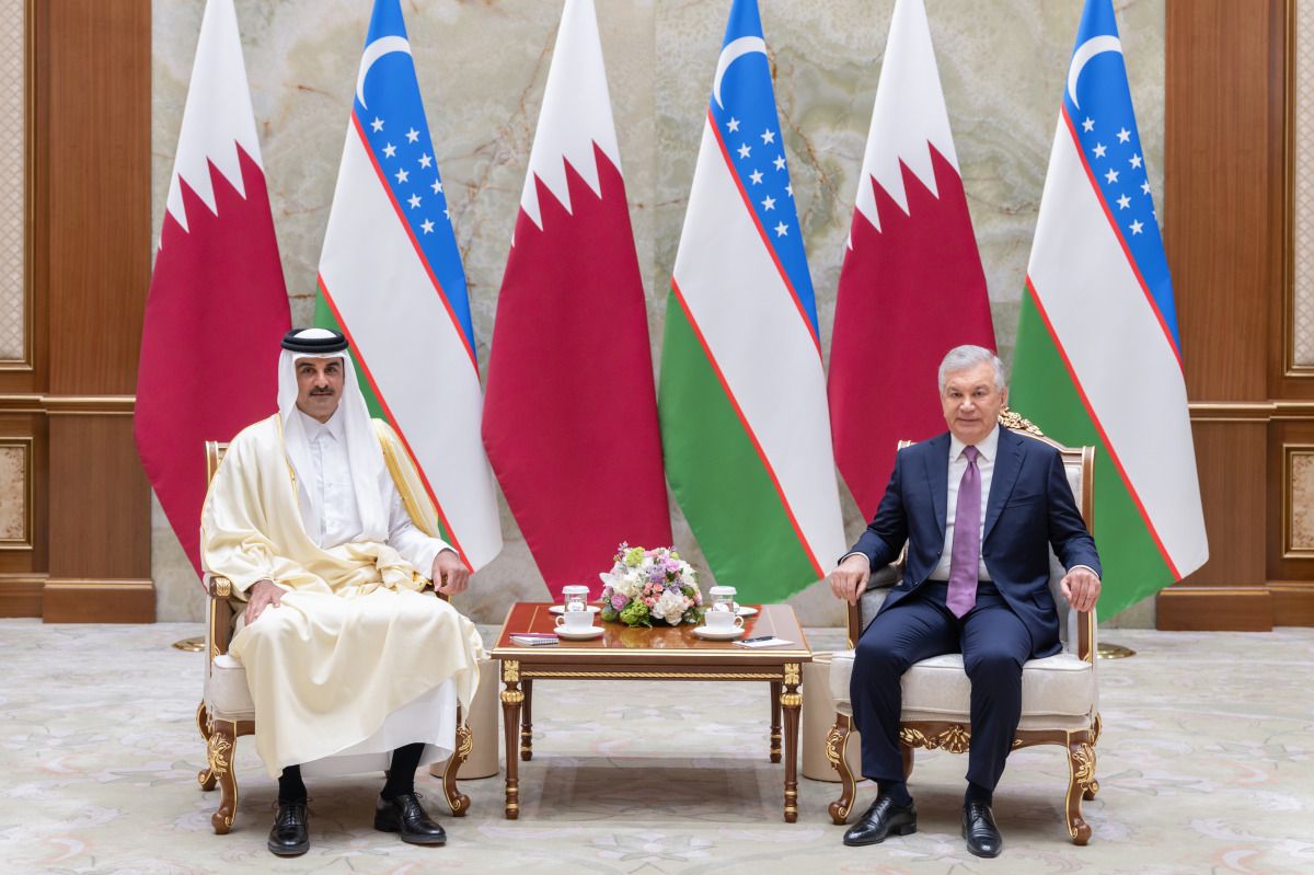 سمو الأمير يلتقي رئيس أوزبكستان