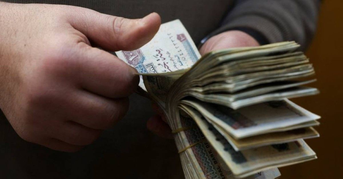 الجنيه المصري أدنى مستوى على الإطلاق مقابل الدولار