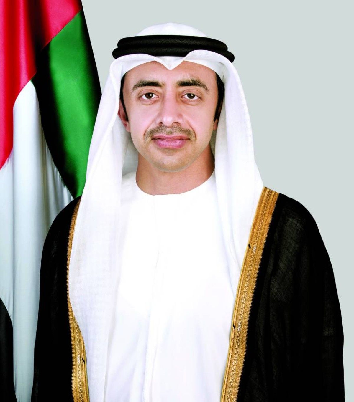 عبدالله بن زايد يبحث ووزراء خارجية هاتفياً سبل تعزيز التعاون