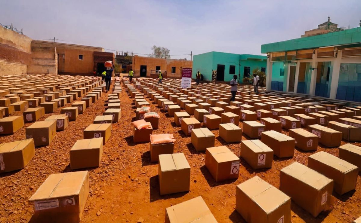 قطر الخيرية تكمل توزيع أكثر من 8700 سلة غذائية على الأسر المتضررة في السودان