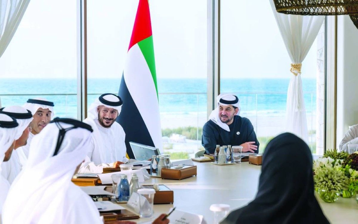 «الهلال الأحمر» تبحث تطوير الأداء واستدامة العمل الإنساني