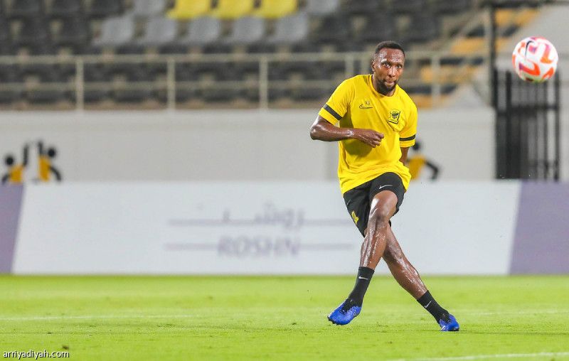 الاتحاد يدشن الطقم الثالث. الشكوك تحاصر كادش