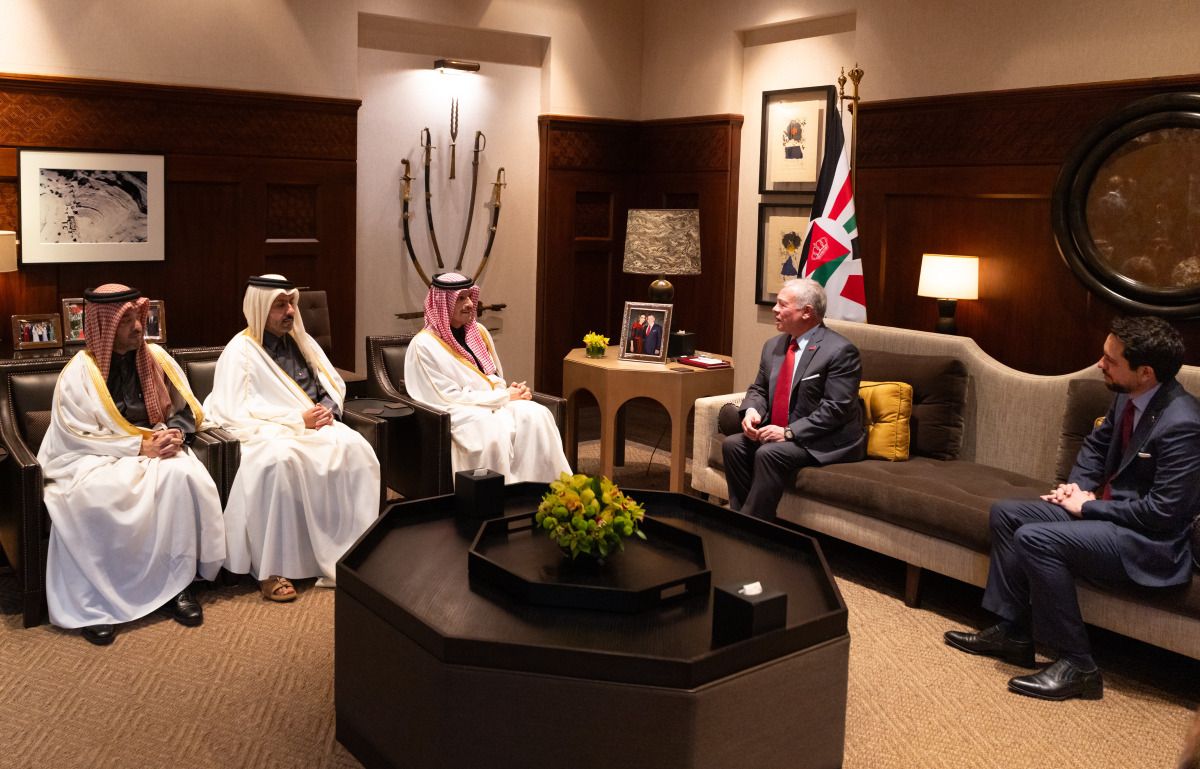 ملك الأردن يستقبل رئيس مجلس الوزراء وزير الخارجية