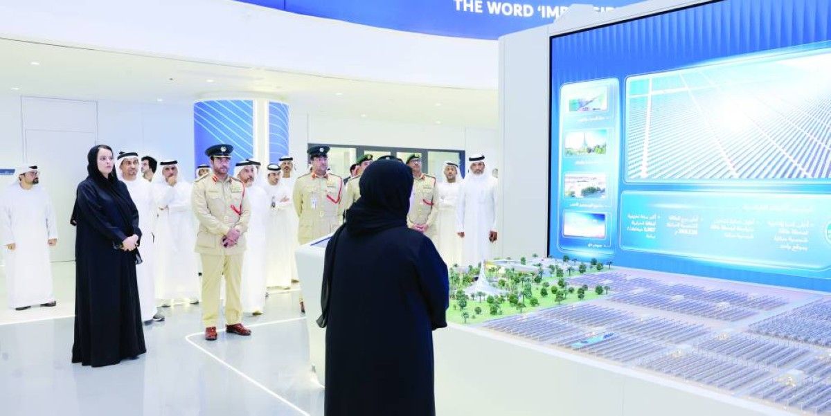 «كهرباء دبي» تستعرض المعايير الأمنية لجسر «الشراع»
