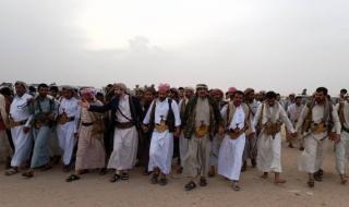 مأرب.. أسرة يمنية تعفو عن قاتل نجلها أمام حشد كبير من مشائخ القبائل