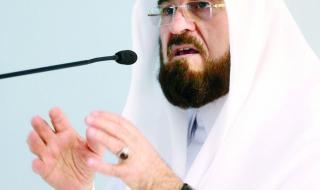 ما مكان دفع زكاة الفطر وهل يجوز نقلها للحاجة؟