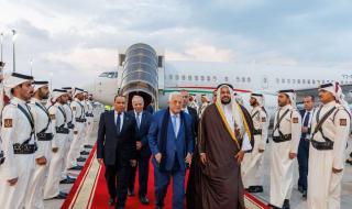 الرئيس الفلسطيني يصل إلى الدوحة