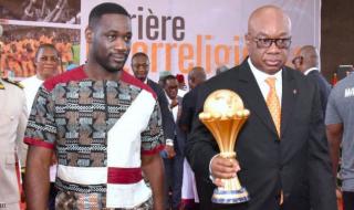 مكافأة اللقب.. فاييه يستمر بقيادة أبطال إفريقيا