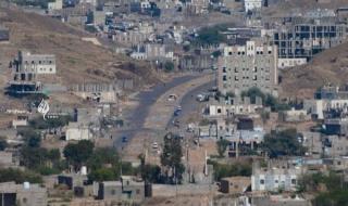 تعز.. اللجنة الحكومية تعلن جاهزيتها لفتح طريقين رئيسيين ابتداء من غد السبت