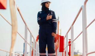 طيف الريسي.. بحارة إماراتية تعشق التحدي والمغامرة