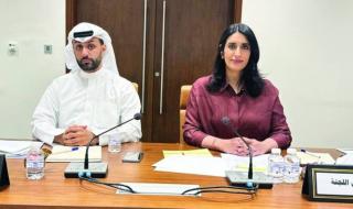 فرح الرومي وعبداللطيف الدعي خلال الاجتماع
