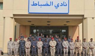 الوفد الأمني القطري خلال زيارته معسكر قوات الأمن الخاص