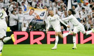 الريال يضرب إشبيلية برباعية