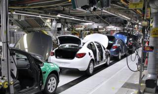 460 مليار دولار تحت المقصلة.. رسوم ترامب تهدد صناعة السيارات