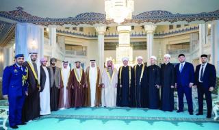 سيف بن زايد يشهد في موسكو ندوة «دور الأسرة في تمكين المجتمع»