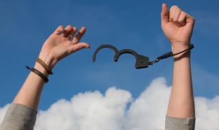 ضوابط جديدة للإفراج عن المحكومين.. الأمر للنائب العام والطلب من وزير الداخلية