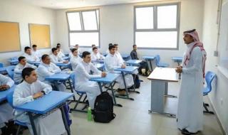 مطالبات بتدرج في تطبيق الشماغ واعتماد ألوان عملية للزي المدرسي الجديد