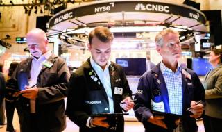 «داو جونز» إلى مستوى قياسي بدعم توقعات خفض الفائدة الأمريكية
