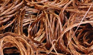 أسعار النحاس تسجّل ذروة تاريخية عالمياً