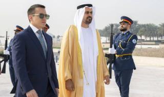 ذياب بن محمد يستقبل رئيس الإكوادور في واحة الكرامة