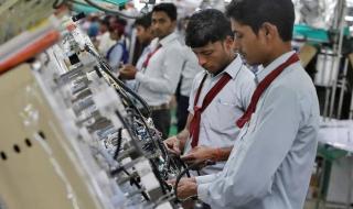 تباطؤ وتيرة نمو نشاط التصنيع في الهند