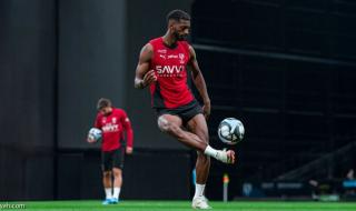 رديف يعلق عرض الهلال