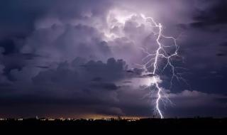 رسمياً: عاصفة القرن تشل السعودية... 8 مناطق تحت الإنذار الأحمر ومئات الرحلات ملغاة!