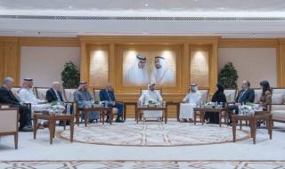 سلطان بن أحمد يشهد توقيع تفاهم لتطوير برامج أكاديمية مبتكرة في مجال الطيران