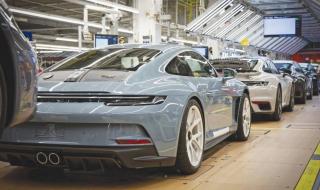 بورشه تدرس التخلي عن خطة إنتاج السيارة الكهربائية 718