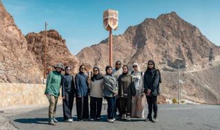 «دبي للمرأة» تطلق رحلة الصحة النفسية إلى حتا لموظفات الحكومة