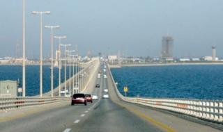 عاجل.. اتفرج ما حدث في جسر الملك فهد بعد بدء تطبيق الزيادة في رسوم العبور بين السعودية والبحرين ولم يتوقعه احد