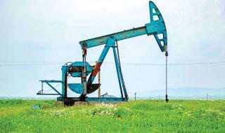 النفط قرب أعلى مستوى في 6 أشهر