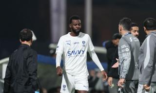 تمبكتي في العيادة بعد تجدد الآلام العضلية