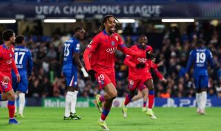 باريس يعاقب تشيلسي بثلاثية