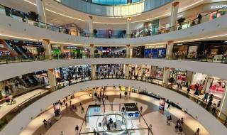 إقبال واسع على الوجهات الترفيهية والسياحية خلال العيد