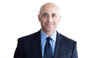 العتيبة: اقتصادنا الأكثر متانة في العالم ولا يحتاج إلى دعم